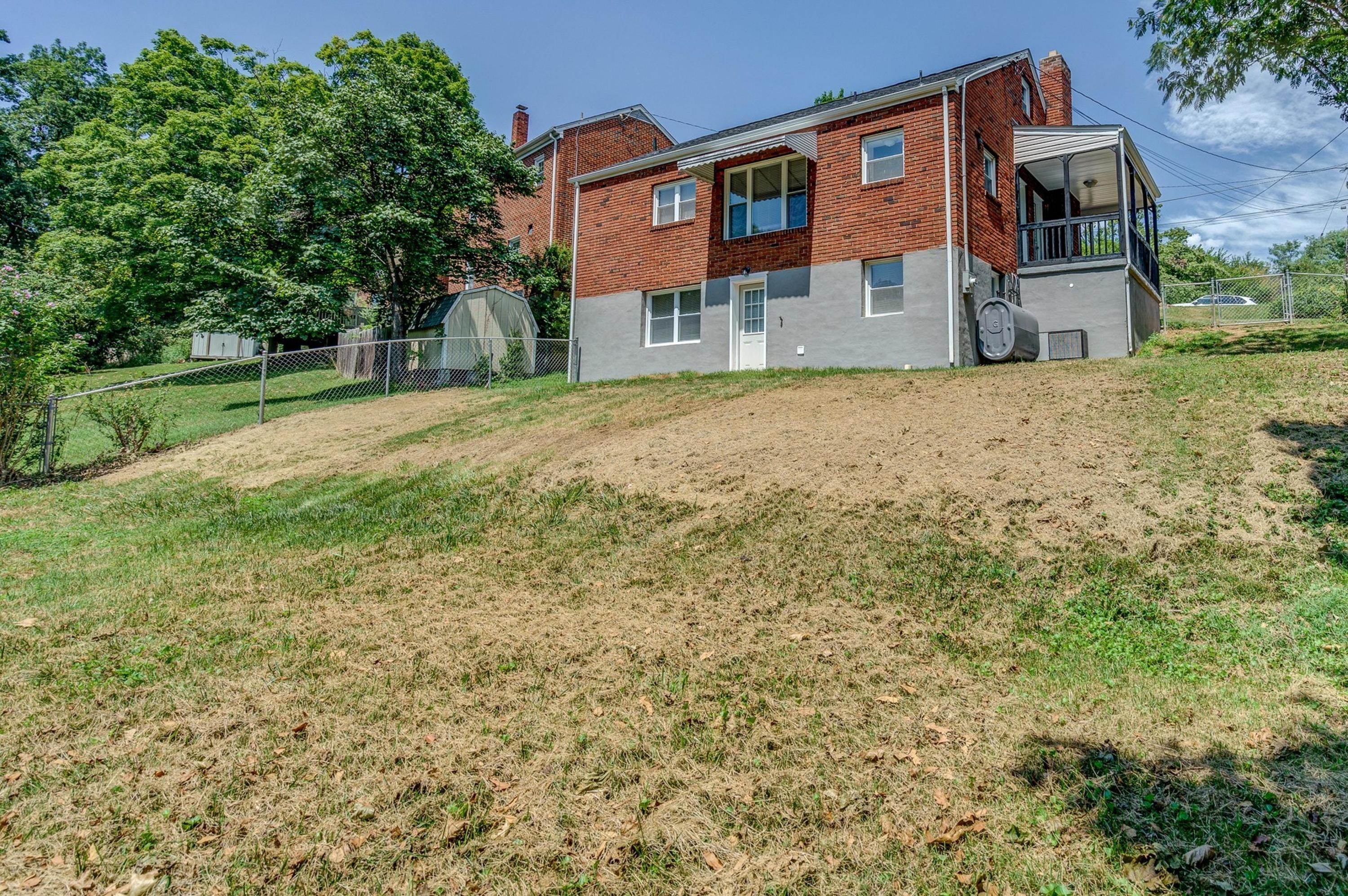2805 Tillett Road Southwest Roanoke, VA 24015 - Photo 26 of 31 026-323153-2805 Tillett Road Southwest 2