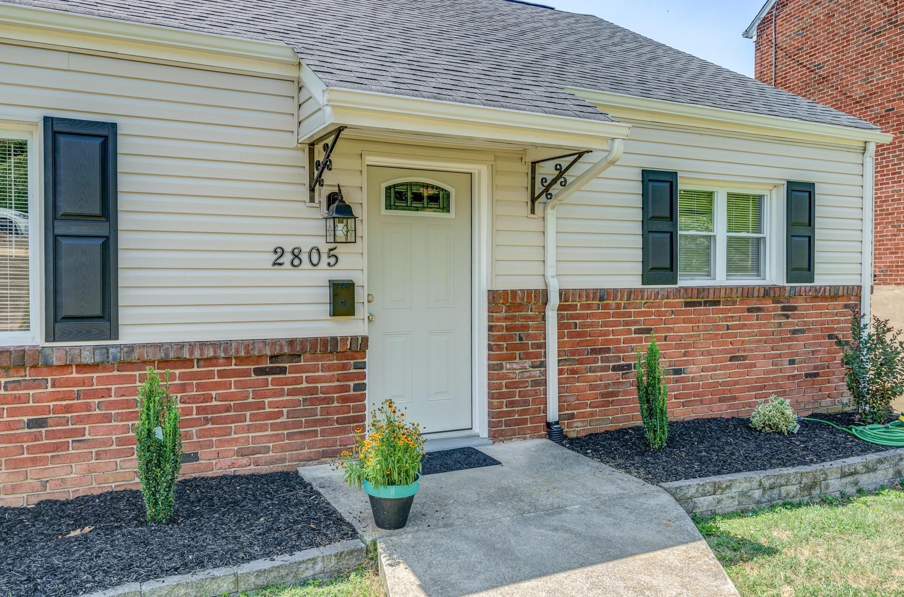 2805 Tillett Road Southwest Roanoke, VA 24015 - Photo 4 of 31 004-323153-2805 Tillett Road Southwest 0