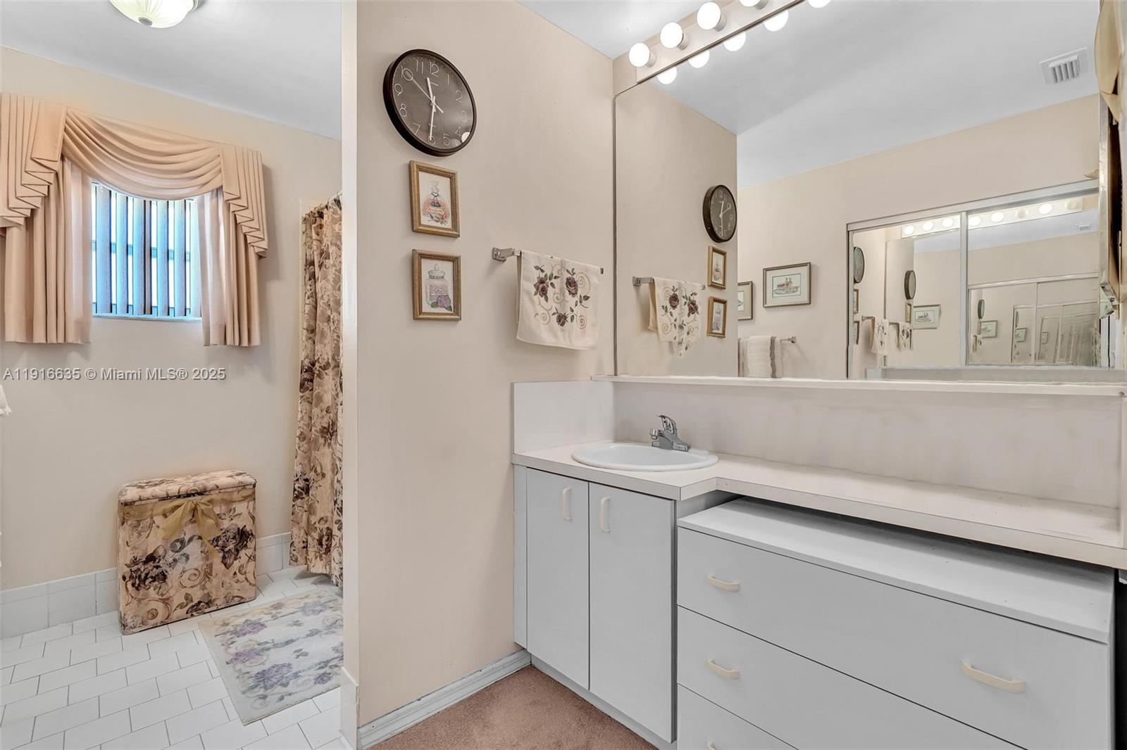 6402 Southwest 113th Avenue Miami, FL 33173 - Photo 14 of 72