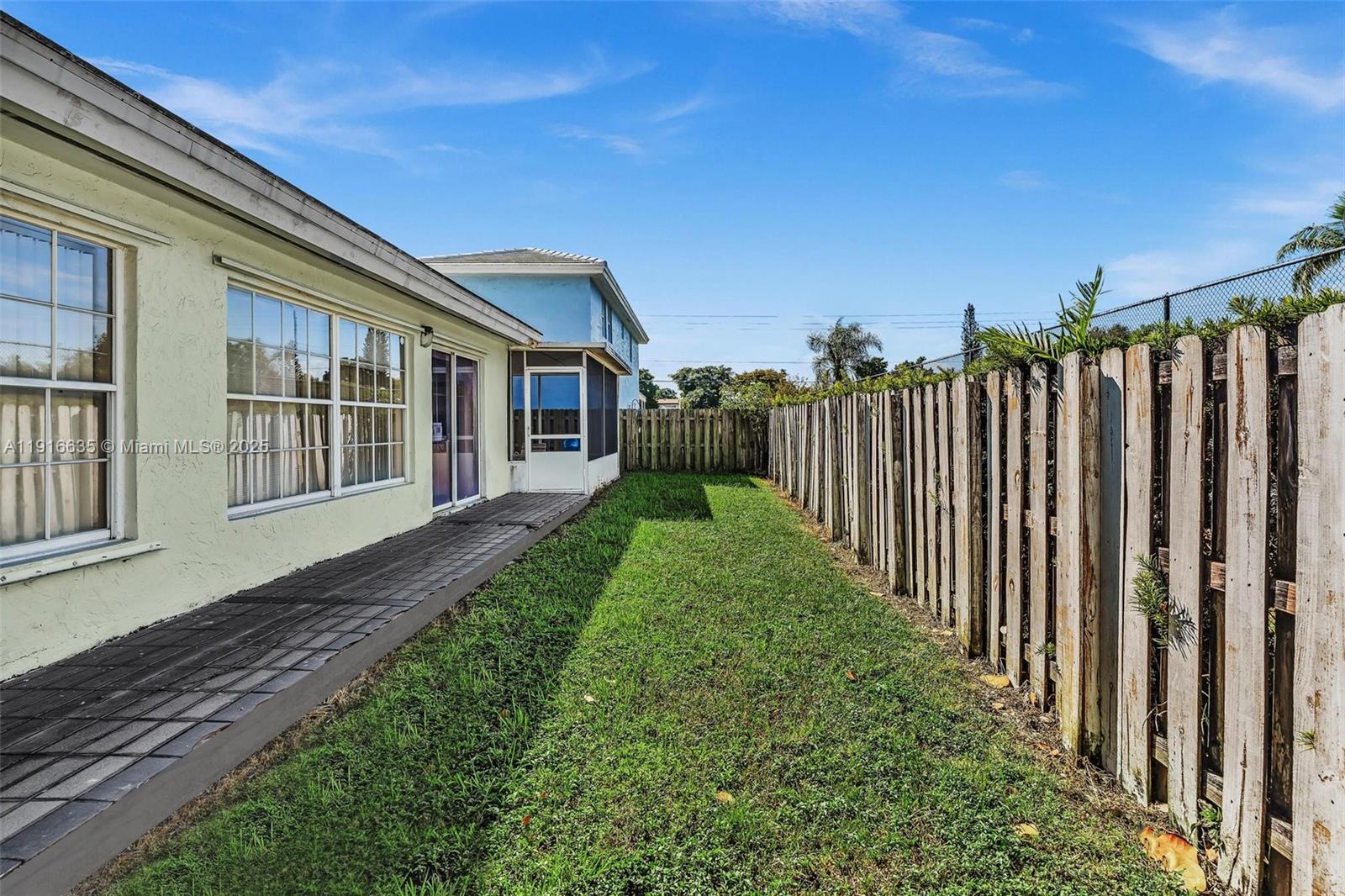 6402 Southwest 113th Avenue Miami, FL 33173 - Photo 26 of 72