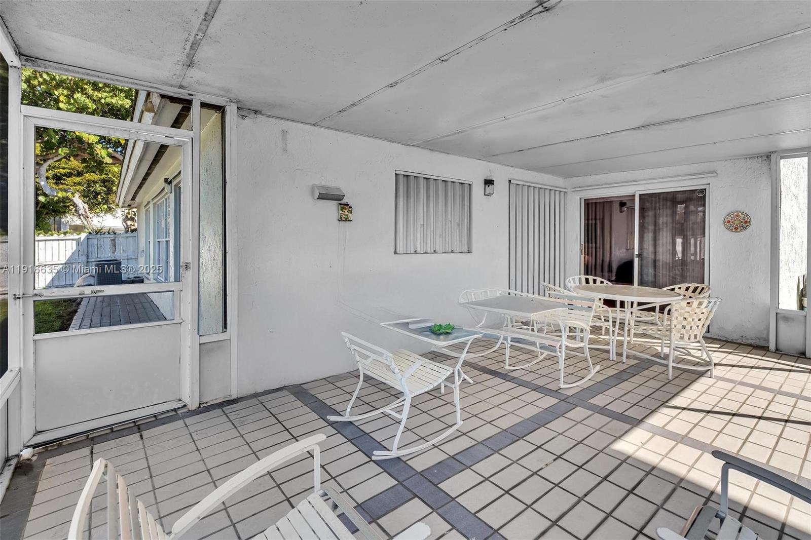 6402 Southwest 113th Avenue Miami, FL 33173 - Photo 34 of 72