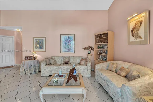 $590,000 | 6402 Southwest 113th Avenue, Miami, FL 33173