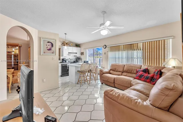 $590,000 | 6402 Southwest 113th Avenue, Miami, FL 33173