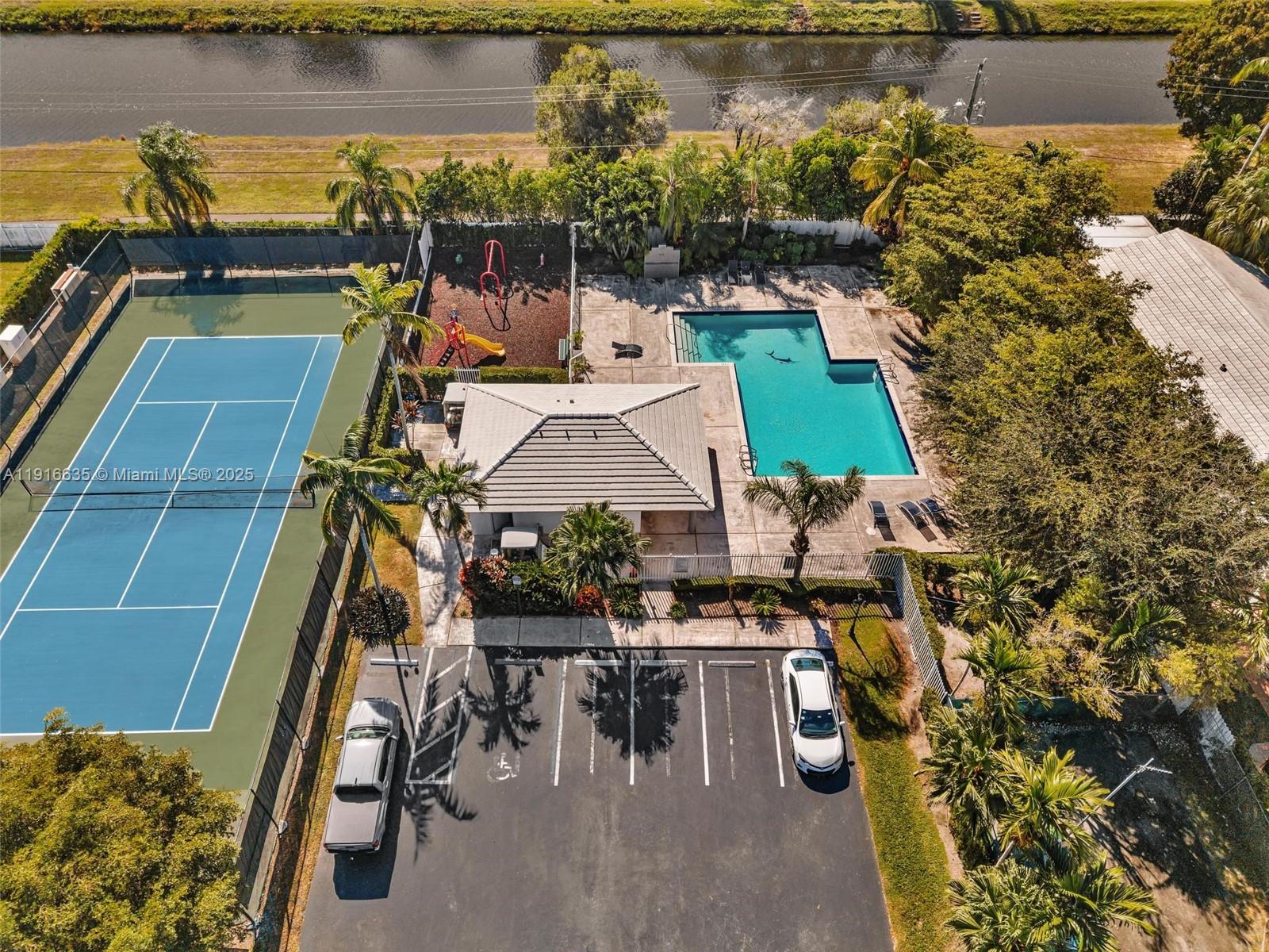 6402 Southwest 113th Avenue Miami, FL 33173 - Photo 62 of 72