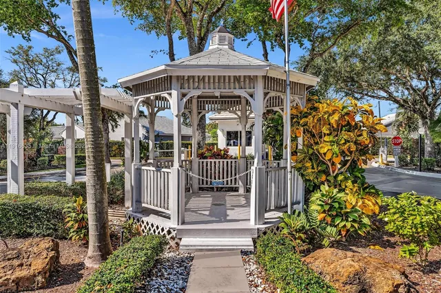 $590,000 | 6402 Southwest 113th Avenue, Miami, FL 33173