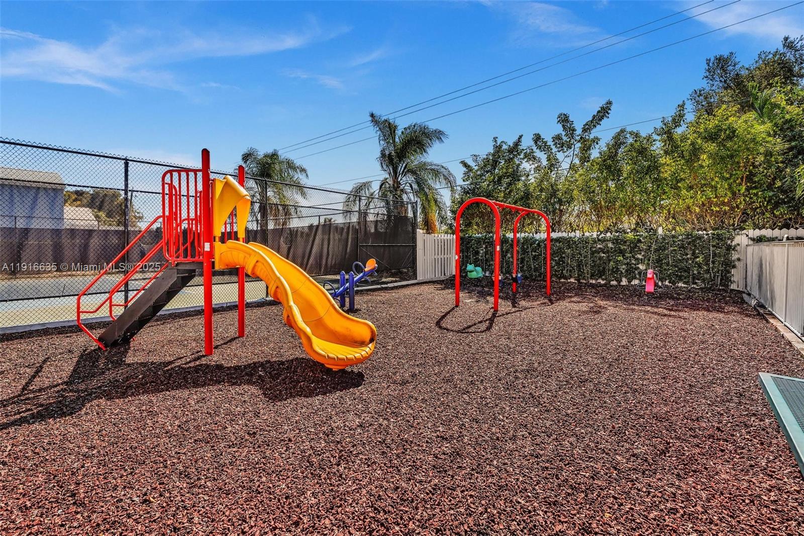 6402 Southwest 113th Avenue Miami, FL 33173 - Photo 71 of 72