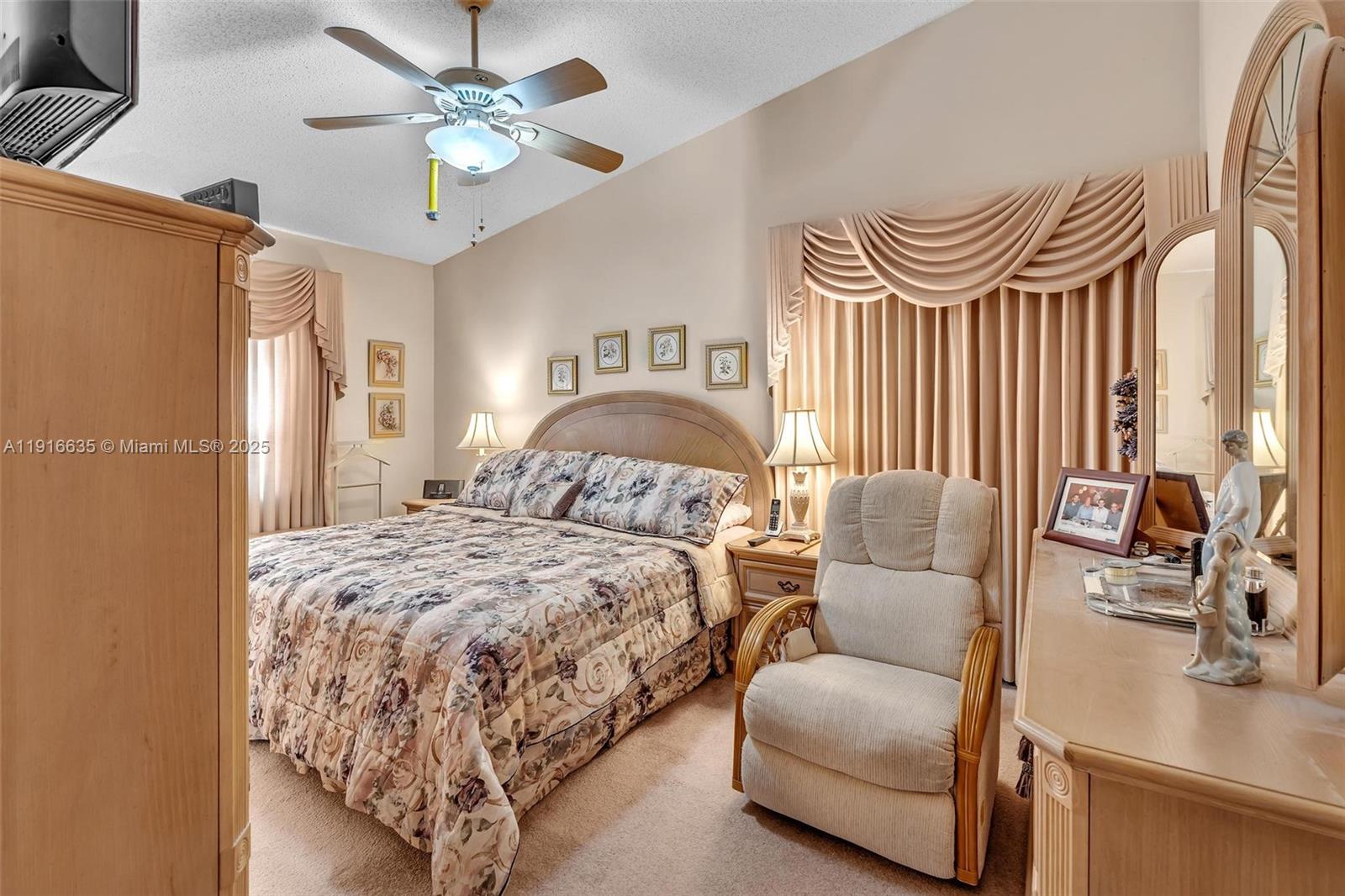 6402 Southwest 113th Avenue Miami, FL 33173 - Photo 10 of 72