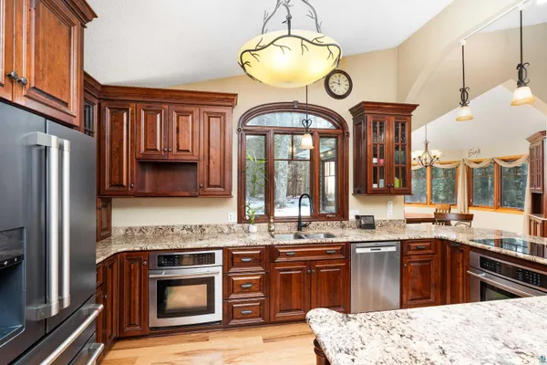 $800,000 | 4512 Boulder Dam Road, Duluth, MN 55803