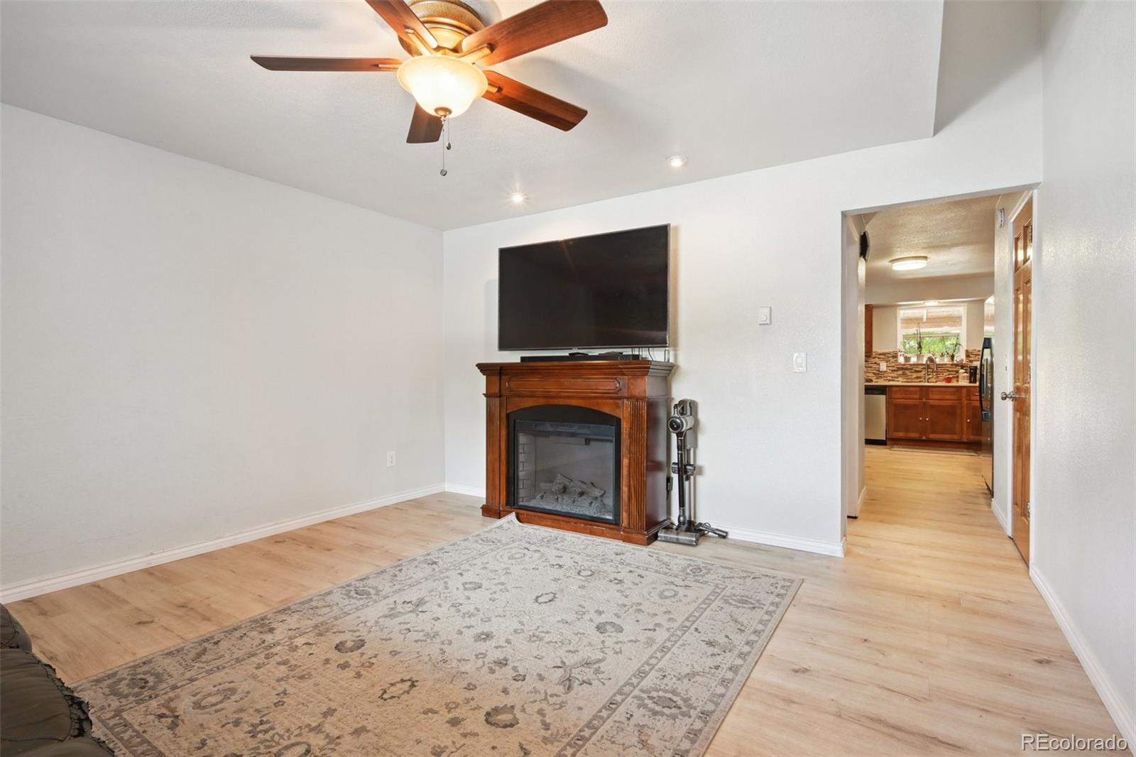 1980 Eagle Street Aurora, CO 80011 - Photo 4 of 24