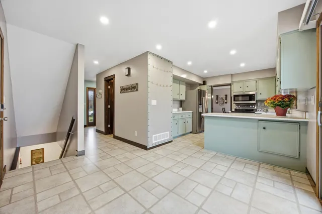 $514,900 | 21 35th Avenue Northeast, Fargo, ND 58102