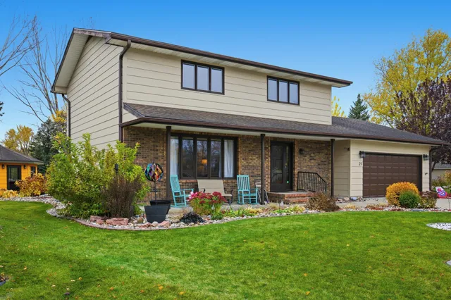 $514,900 | 21 35th Avenue Northeast, Fargo, ND 58102