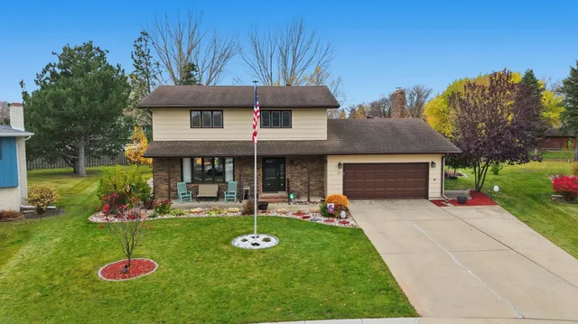 $514,900 | 21 35th Avenue Northeast, Fargo, ND 58102