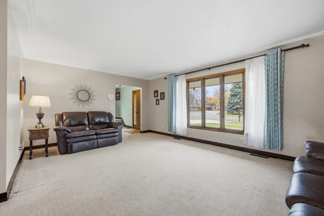 $514,900 | 21 35th Avenue Northeast, Fargo, ND 58102