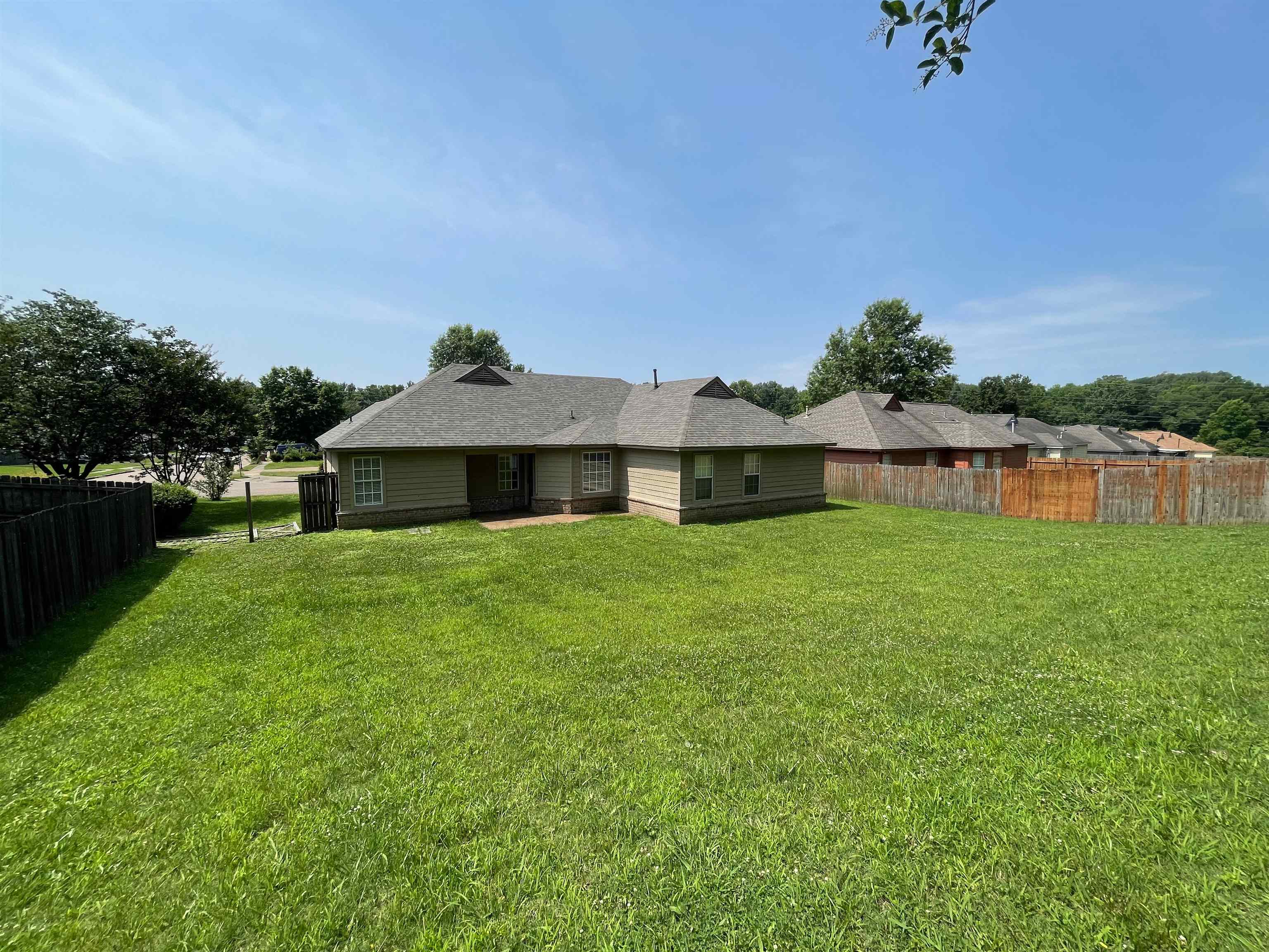4580 Sun Ridge Drive Memphis, TN 38128 - Photo 16 of 16 Rear view of house