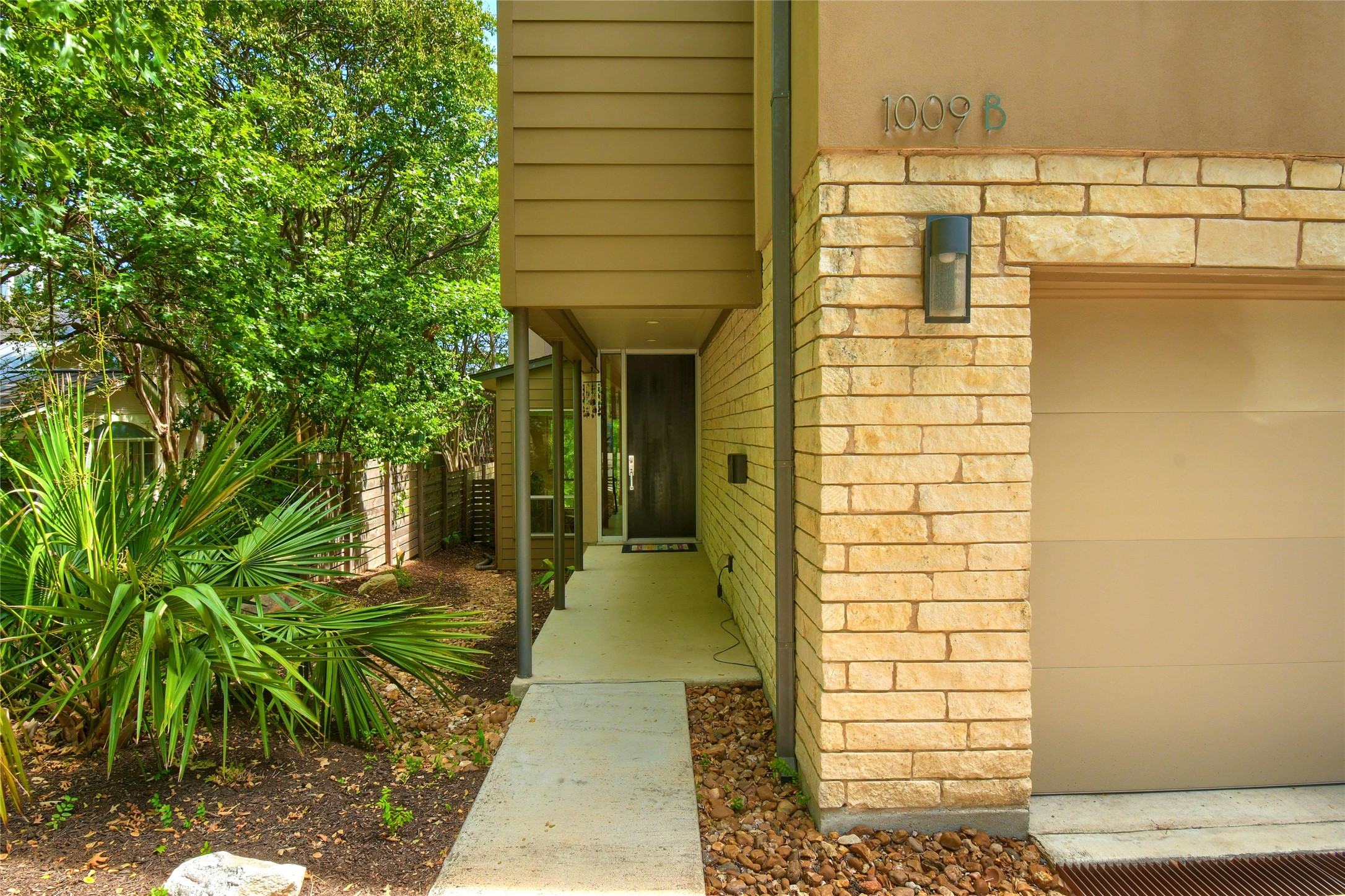 1009 East Riverside Drive, Unit B Austin, TX 78704 - Photo 2 of 29