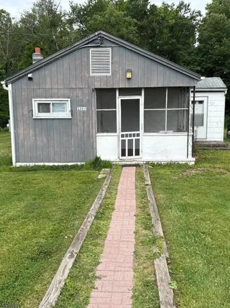 $1,800 | 235 Highway 31, Unit I, Washington, NJ 07882