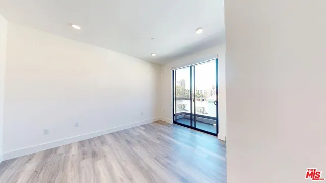 $3,625 | 10947 Hartsook Street, Unit 302, North Hollywood, CA 91601