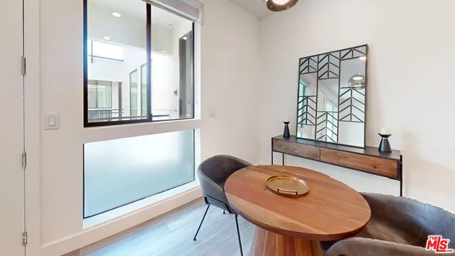 $3,625 | 10947 Hartsook Street, Unit 302, North Hollywood, CA 91601