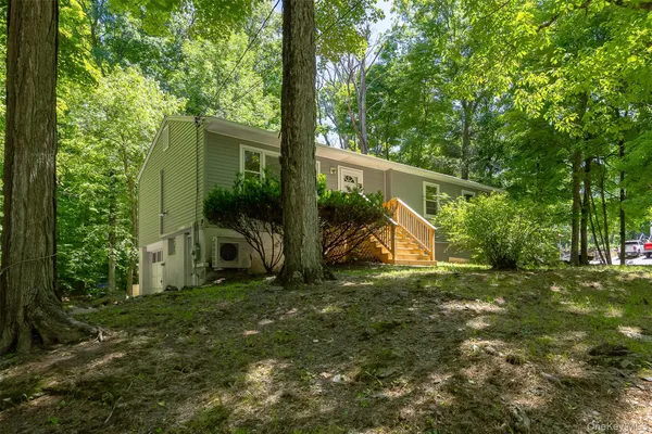 $350,000 | 662 Willow Brook Road, Clinton Corners, NY 12514