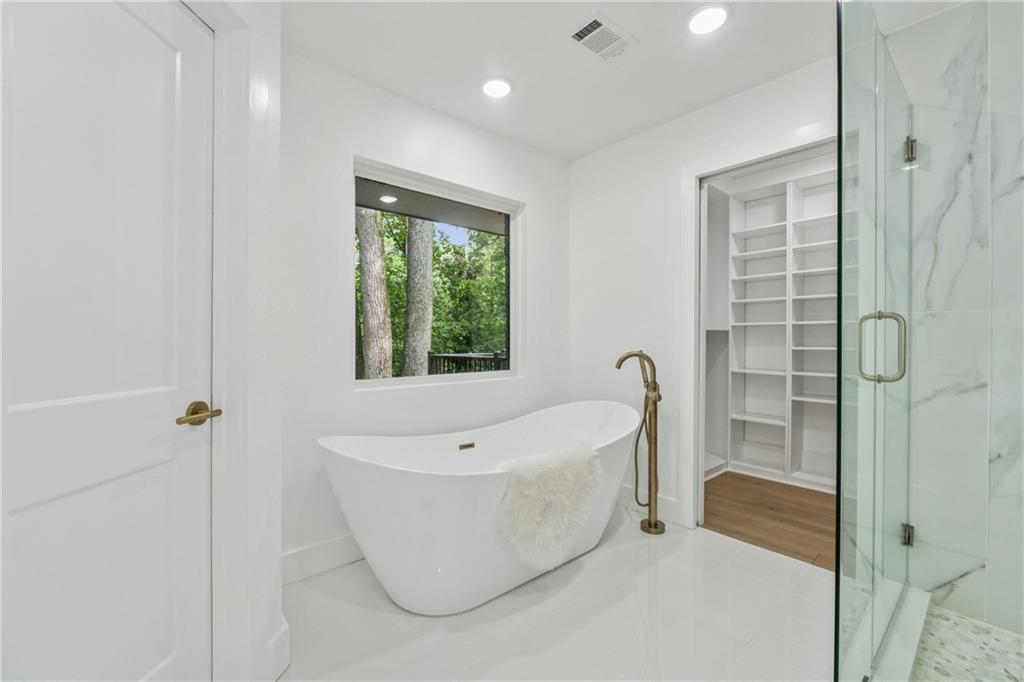 1542 Lavista Road Northeast Atlanta, GA 30329 - Photo 19 of 45