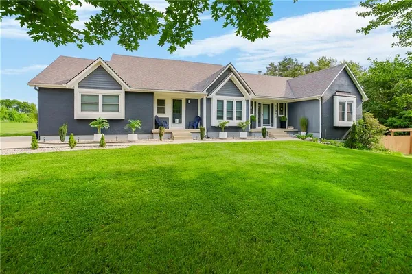 $750,000 | 17850 West 182nd Street, Olathe, KS 66062
