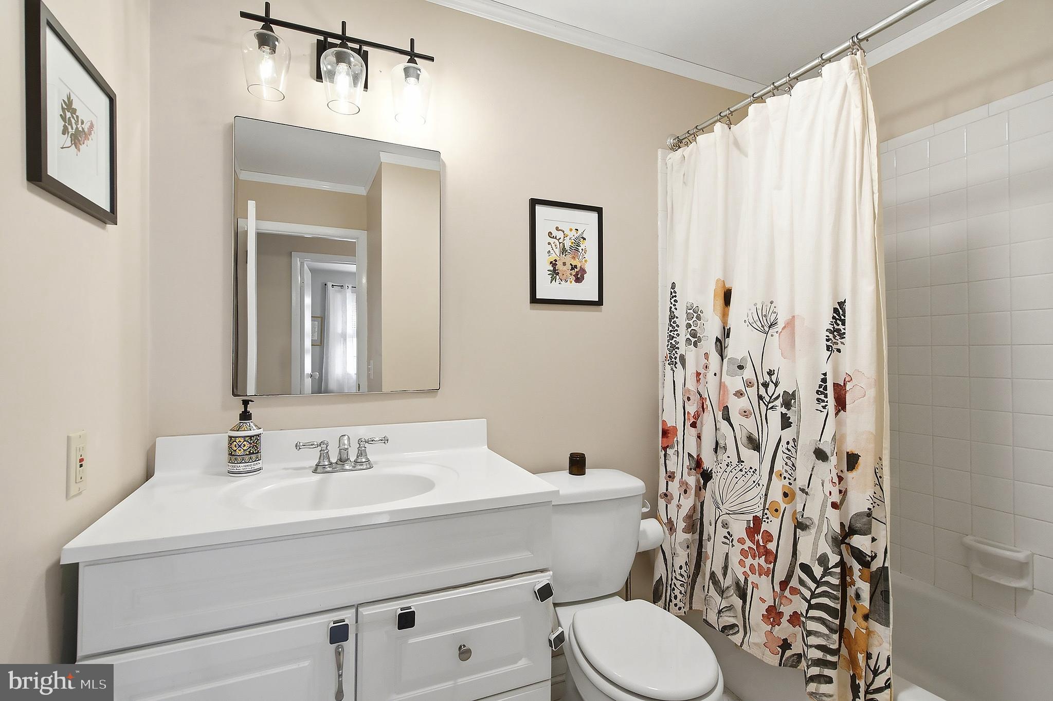 95 Jacobs Creek Road Ewing, NJ 08628 - Photo 31 of 51 2nd Full Bathroom
