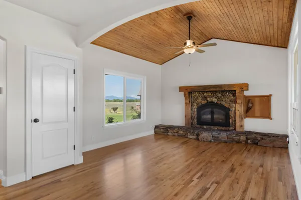 $1,225,000 | 7576 Bear Creek Way, Millville, CA 96062