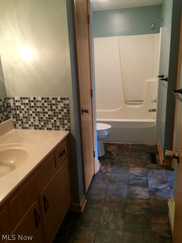 90250 Heaston Road Bowerston, OH 44695 - Photo 9 of 22