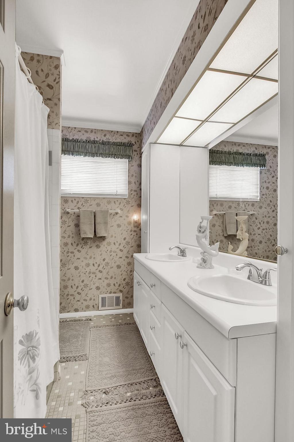 4237 4 Mills Road Baltimore, MD 21236 - Photo 11 of 24