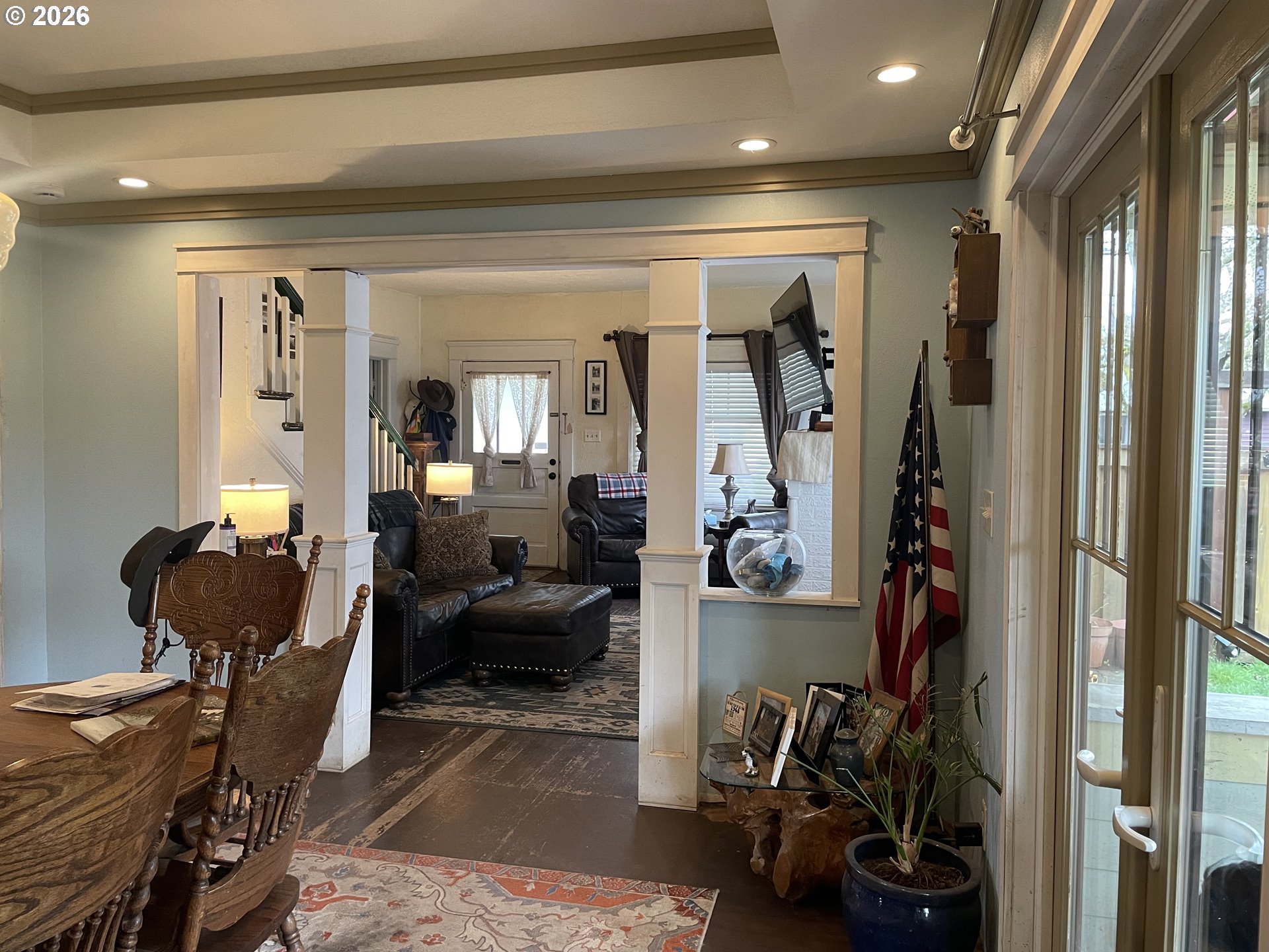 1006 5th Street Springfield, OR 97477 - Photo 5 of 43 a living room with furniture