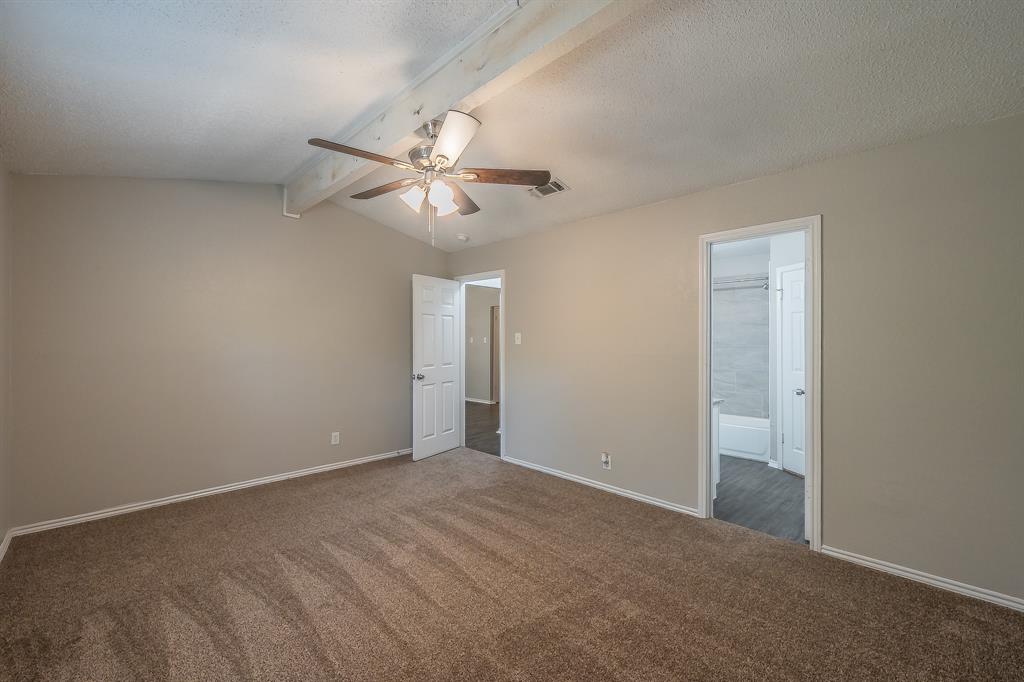 912 Red Oak Street Azle, TX 76020 - Photo 32 of 40