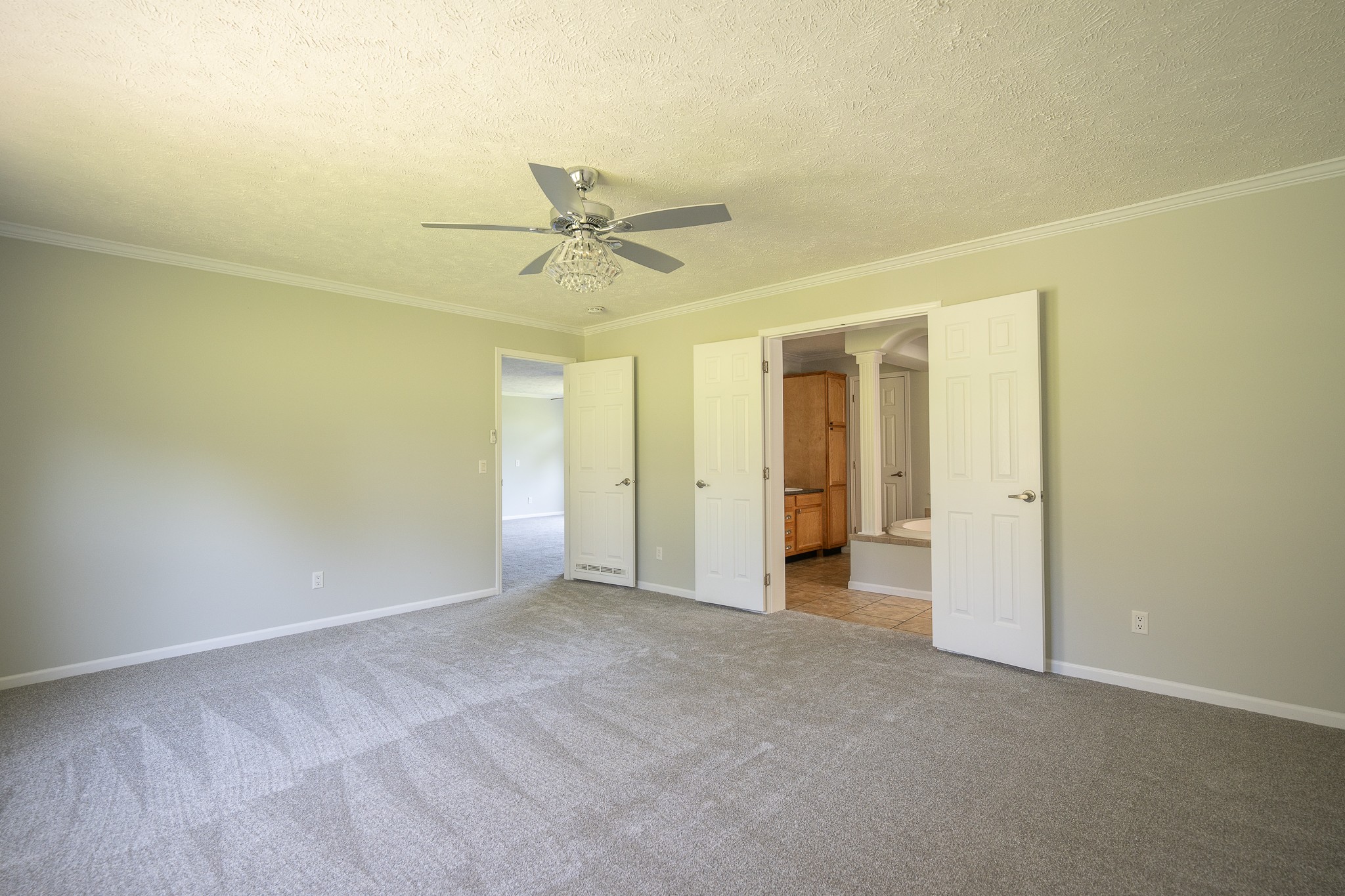 4081 South Commerce Road Watertown, TN 37184 - Photo 9 of 18 a view of a big room with wooden floor and closet in kitchen