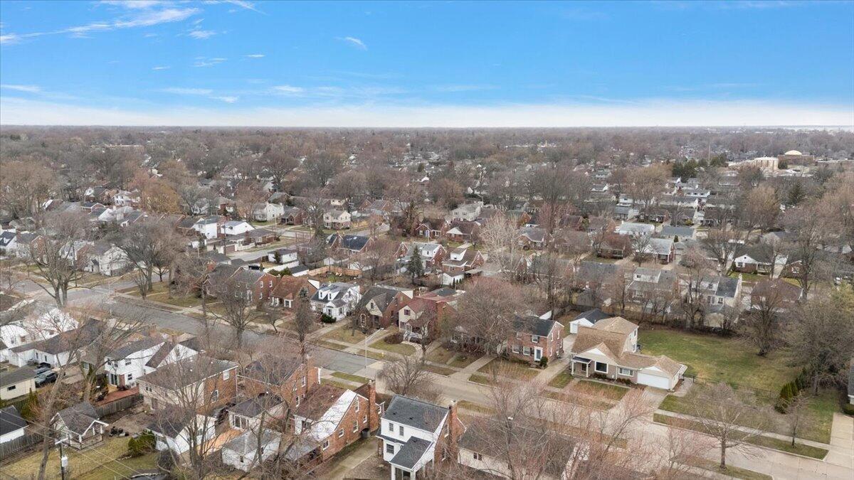 1218 Roslyn Road Grosse Pointe Woods, MI 48236 - Photo 17 of 57 17-1218 Roslyn Rd-17