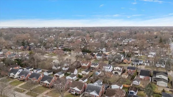 $350,000 | 1218 Roslyn Road, Grosse Pointe Woods, MI 48236