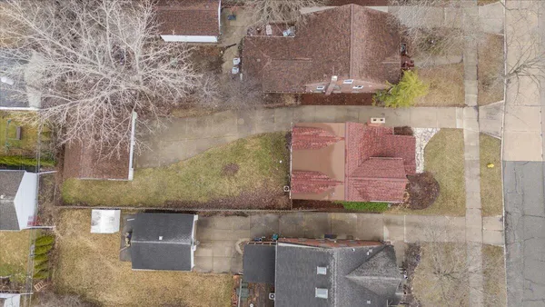 $350,000 | 1218 Roslyn Road, Grosse Pointe Woods, MI 48236