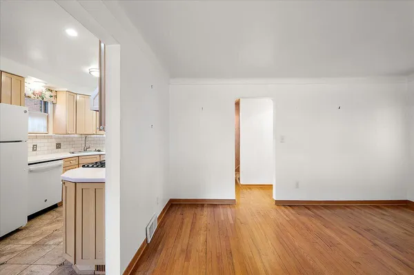 $350,000 | 1218 Roslyn Road, Grosse Pointe Woods, MI 48236