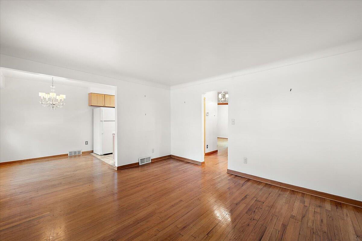 1218 Roslyn Road Grosse Pointe Woods, MI 48236 - Photo 28 of 57 28-1218 Roslyn Rd-28