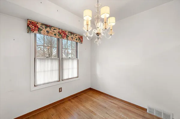 $350,000 | 1218 Roslyn Road, Grosse Pointe Woods, MI 48236