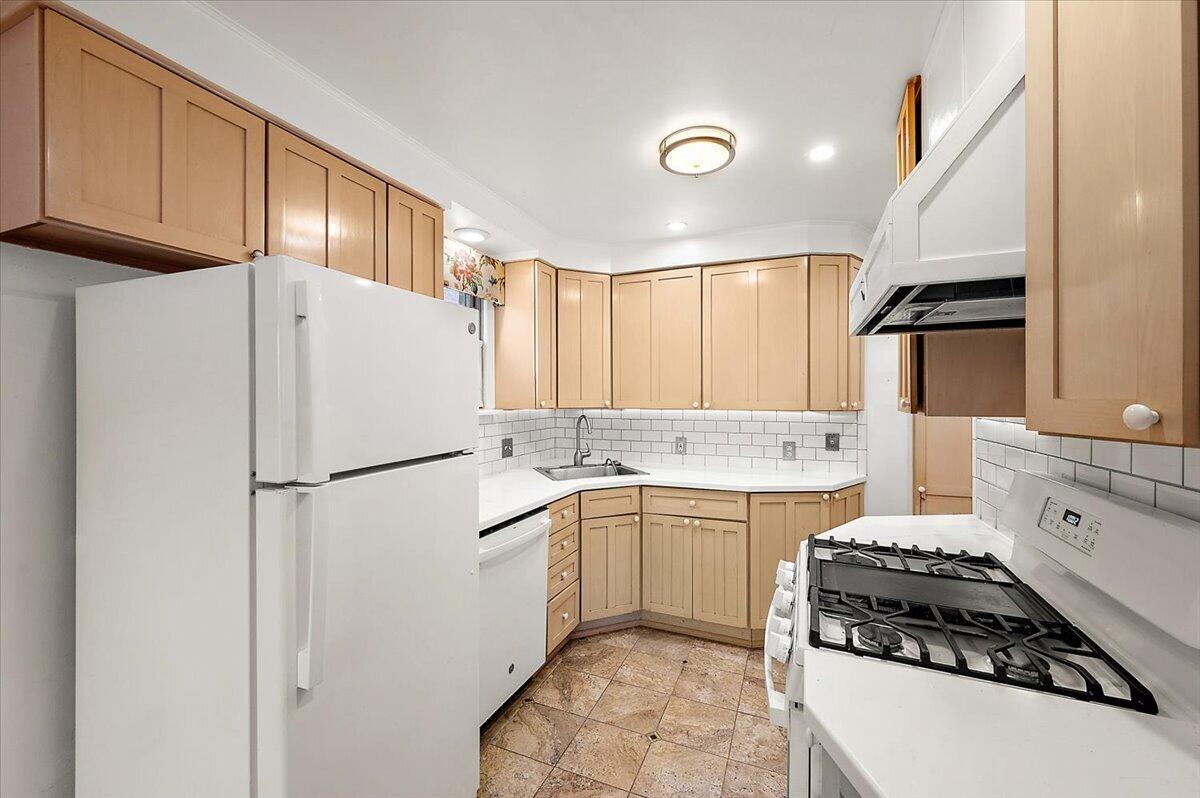 1218 Roslyn Road Grosse Pointe Woods, MI 48236 - Photo 33 of 57 33-1218 Roslyn Rd-33