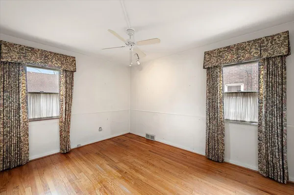 $350,000 | 1218 Roslyn Road, Grosse Pointe Woods, MI 48236