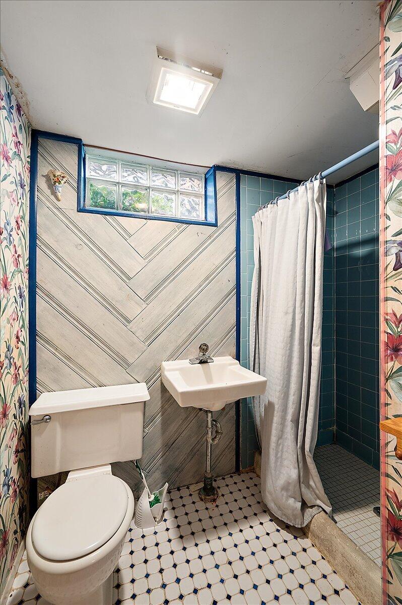 1218 Roslyn Road Grosse Pointe Woods, MI 48236 - Photo 55 of 57 55-1218 Roslyn Rd-55