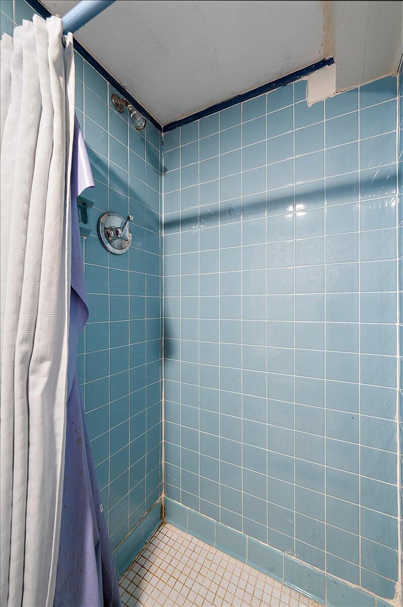 1218 Roslyn Road Grosse Pointe Woods, MI 48236 - Photo 56 of 57 56-1218 Roslyn Rd-56