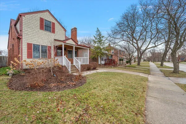 $350,000 | 1218 Roslyn Road, Grosse Pointe Woods, MI 48236