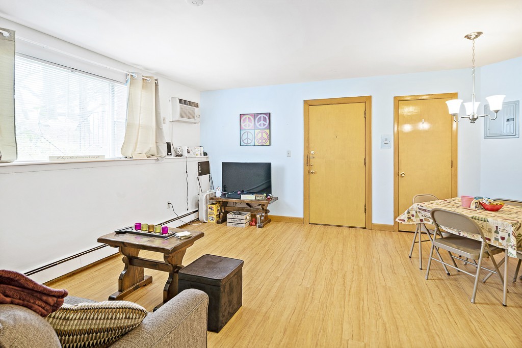 43 Jacqueline Road, Unit 2 Waltham, MA 02452 - Photo 2 of 14 Gallery Image 2
