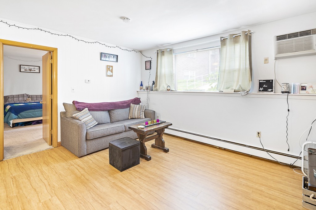 43 Jacqueline Road, Unit 2 Waltham, MA 02452 - Photo 4 of 14 Gallery Image 4