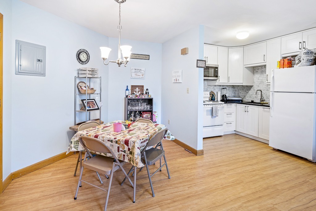 43 Jacqueline Road, Unit 2 Waltham, MA 02452 - Photo 7 of 14 Gallery Image 7