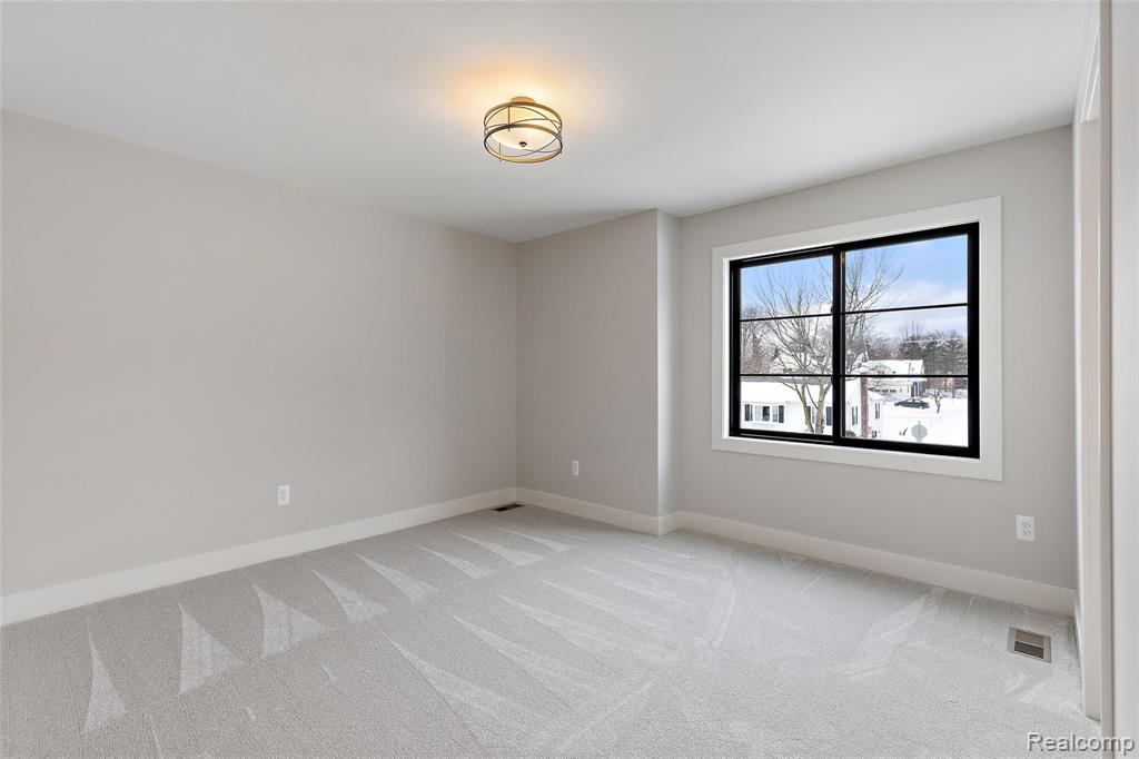 736 Elizabeth Street Rochester, MI 48307 - Photo 26 of 32