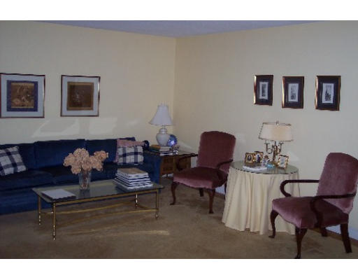 21 Exeter Way Andover, MA 01810 - Photo 3 of 6 Gallery Image 3