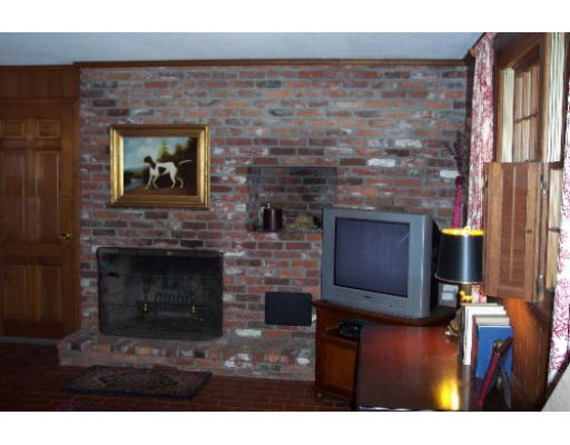 21 Exeter Way Andover, MA 01810 - Photo 4 of 6 Gallery Image 4