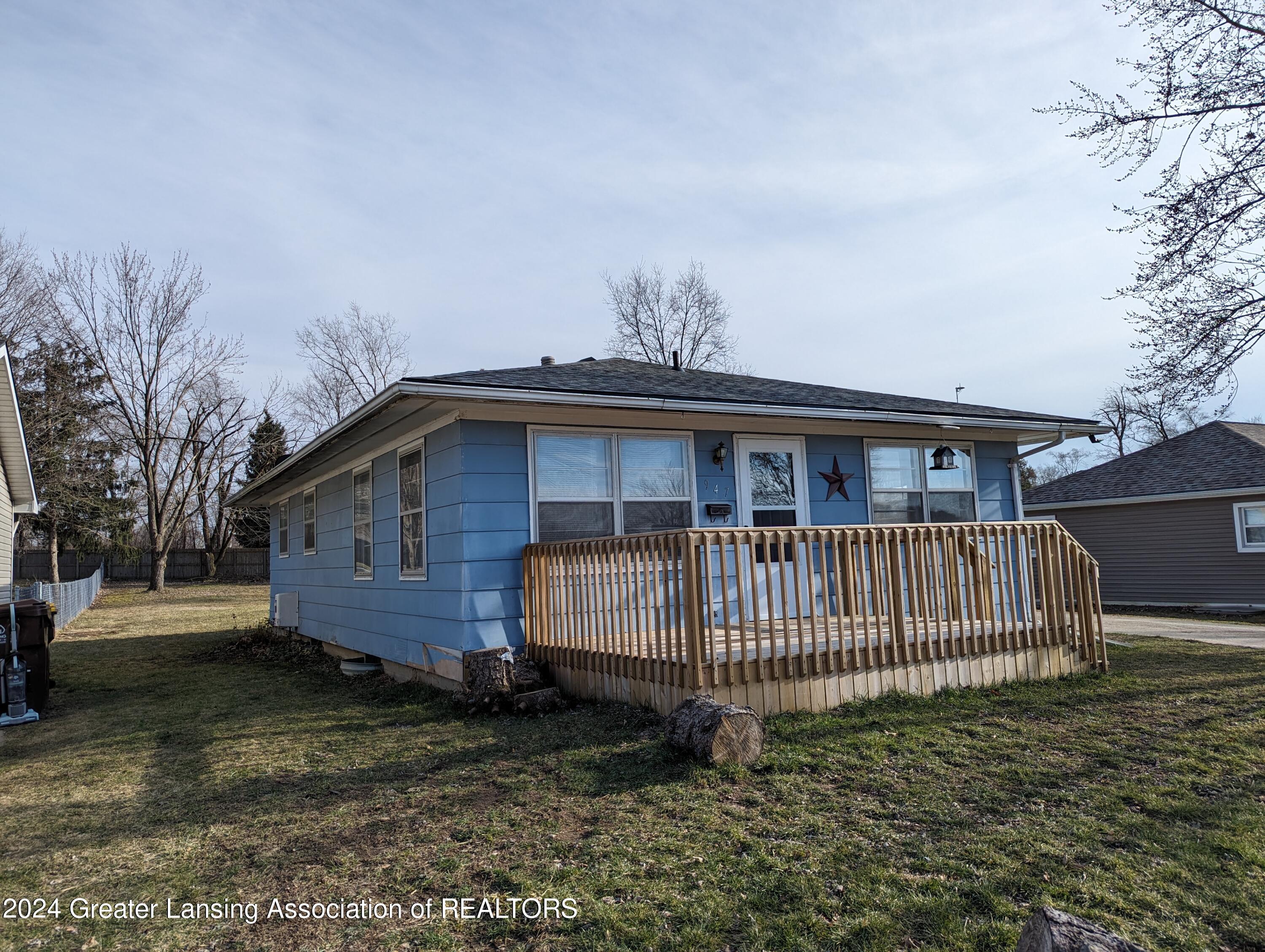 947 Riverside Drive Portland, MI 48875 - Photo 1 of 25 PXL_20240222_204547897
